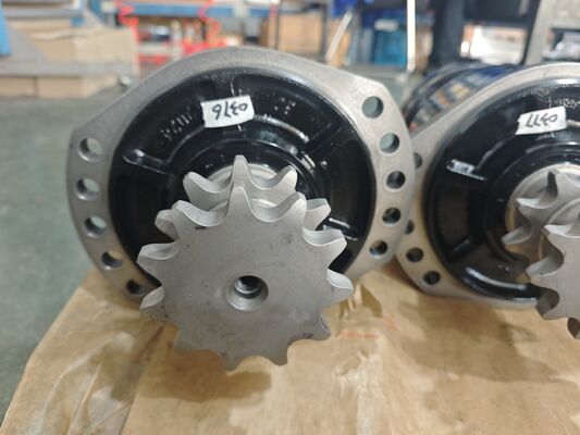 Minyak Hidraulik Jenis Daya Motor Piston Hidraulik Tekanan Nominal 40 MPa Warna Permintaan Pelanggan Ideal untuk Mesin Berat